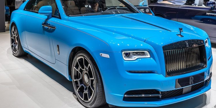 رقابت جالب پژو پارس و رولزرویس در جاده !