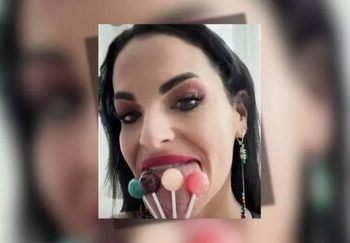 وحشت نکنید! این زن صاحب پهن‌ترین زبان دنیاست/ عکس