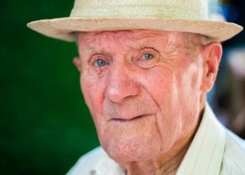 چه بخوریم ۱۰۰ سال عمر کنیم؟