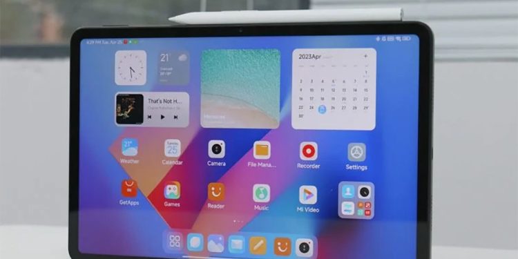 در سال جاری،شیائومی،آنر و هواوی تبلت‌های پرچم‌دار با نمایشگرهای OLED را عرضه می کنند