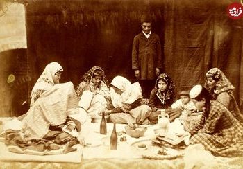 عکسی دیدنی از ژست ۵ زن و یک کودک در دوره قاجار برای دوربین