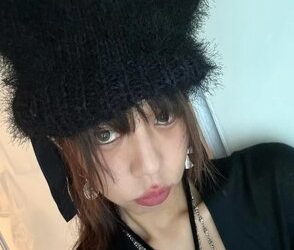 زن ۵۲ ساله‌ای که ۲۵ ساله به نظر می‌رسد/ عکس