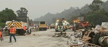 جاده‌ای که پر از سیب‌زمینی سرخ‌کرده شد/ عکس