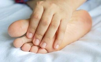 خارش پا در شب نشانه چیست؟