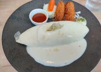 ماجرای تخم‌مرغ‌های زرده‌سفید در رسانه‌های اجتماعی/ عکس