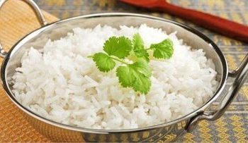 ضررهای نگهداری برنج خیس و پخته شده