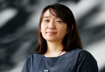 چرا نویسنده برنده نوبل ادبیات حرف نمیزند؟