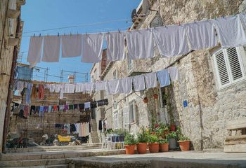 ماجرای عجیب مردی که خانههای مردم را بدون اجازه آنها تمیز میکرد