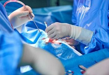 پزشکان لابیاپلاستی را عملی عادی معرفی میکنند/ تأثیر رسانه در برساخت اندام جنسی/ «نارضایتی جنسی، شایعترین طلاقها؟ این یک دروغ شاخدار است»