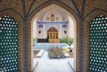 میرزا عیسی وزیر، مجدالدوله و یونسخان جارچی در محله سنگلچ چه کردند؟