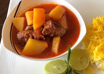 طرز تهیه خورش سیب‌زمینی با گوشت گوسفندی
