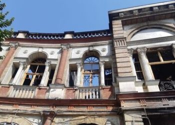 مرمت هشت گنبد تهران متوقف شد