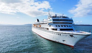 فرار ۴ ساله از ترامپ با کشتی تفریحی/ عکس