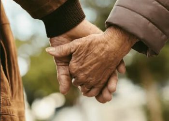 صدای مراسم عروسی این زن و شوهر بالاخره به دستشان رسید/ عکس