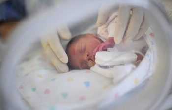 نام محبوب ایرانیها، محبوبترین نام پسرانه نوزادان در انگلستان و ولز