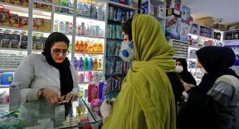 عضو کمیسیون بهداشت: بسیاری از داروخانهها در آستانه ورشکستگی هستند