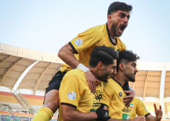 تحلیل شکست پرسپولیس مقابل سپاهان نقاط ضعف و تاکتیک‌های کلیدی