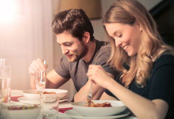 با پنهان کاری مالی همسر چه کنیم؟