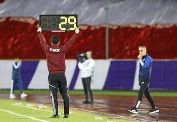 واکنش جالب نشریه گاردین به صعود ایران به جام جهانی/ یوزها رکورددار وقتهای تلف شده