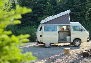 رواج سبک جدید گردشگری در کشور؛ چه خودروهایی را می‌توان به کمپر تبدیل کرد؟/ بیش از ۳ هزار خودروی کمپر در ایران وجود دارد