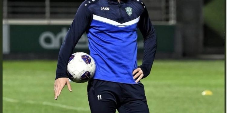 بازگشت اوستون اورونوف؛ حضور در تمرین ازبکستان پیش از دیدار با ایران