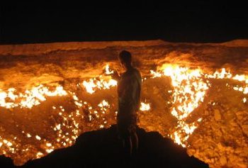 عقوبت کسی که به آزار دیگران می‌پردازد / عادت افراد پست و شرور