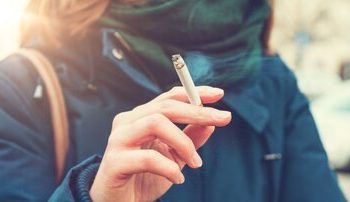 این آدم ها سیگار نمی کشند اما بخاطر سیگار می میرند