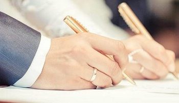 مردی که همسرش فوت کرده اگر دوباره ازدواج کند، خاطره عشق سابقش را خراب کرده است؟