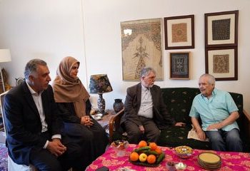 وزیر فرهنگ به منزل قباد شیوا رفت