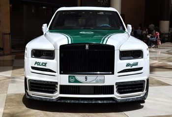 پلیس این شهر با رولزرویس منصوری گشت می‌زند! / عکس