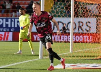 پرسپولیس به خرید یک ستاره نزدیک شد!