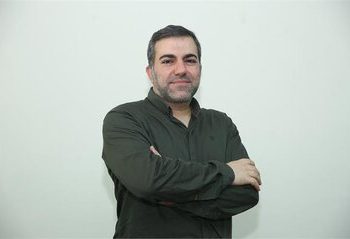 یک طراح گرافیک: اسرائیل نه به جمهوری اسلامی که به ایران حمله کرد