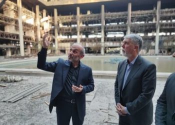 بازدید وزیر فرهنگ از ساختمان شیشه ای