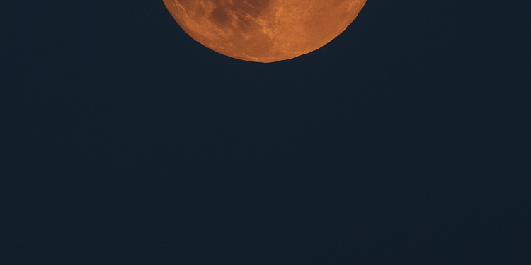 تصاویر ماه توت فرنگی