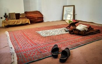 گفتمان ناب | ساده و بی‌تکلف باش