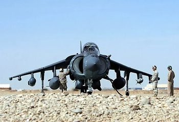 کدام جنگندهها میتوانند به عقب پرواز کنند؟