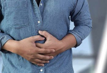 علل مهم نفخ شکم؛ این ویتامین خواص درمانی دارد