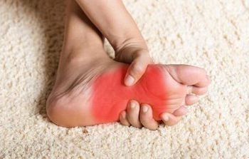 داغی و سوزش کف پا نشانه چیست؟/ با بهترین تسکیندهنده کف پای داغ آشنا شوید